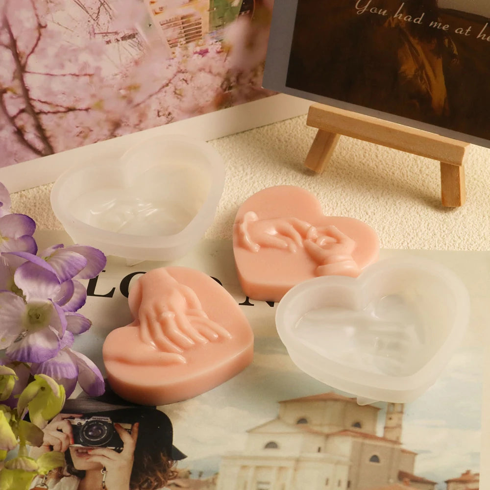Romantic Couple Hand-in-Heart Silicone Candle Mold DIY Valentine's Day Scented Wax & Soap DIY Love-Themed Craft Molds