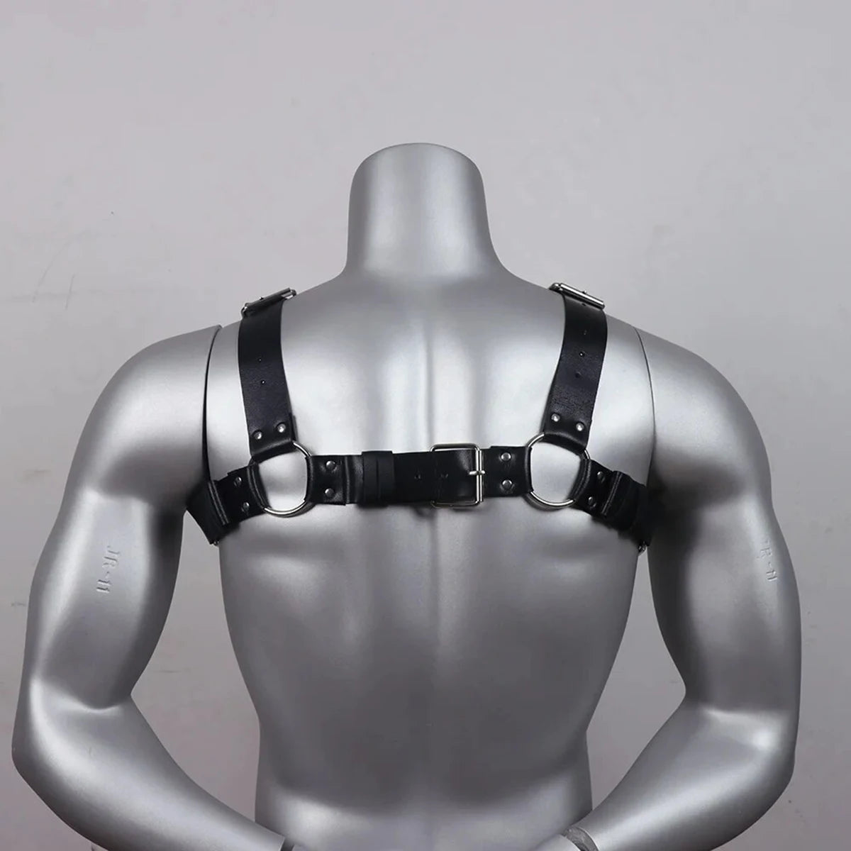 Arnés para hombres gay BDSM de cuero sintético ajustable con tachuelas decorativas, ropa BDSM, ropa fetiche, disfraz erótico, lencería bondage.